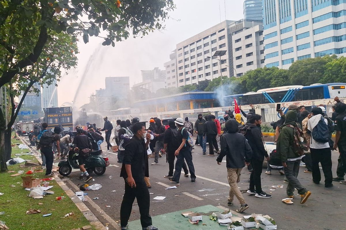 Hari Buruh 2025: Aksi Damai Berubah Ricuh, Polisi Amankan 13 Orang